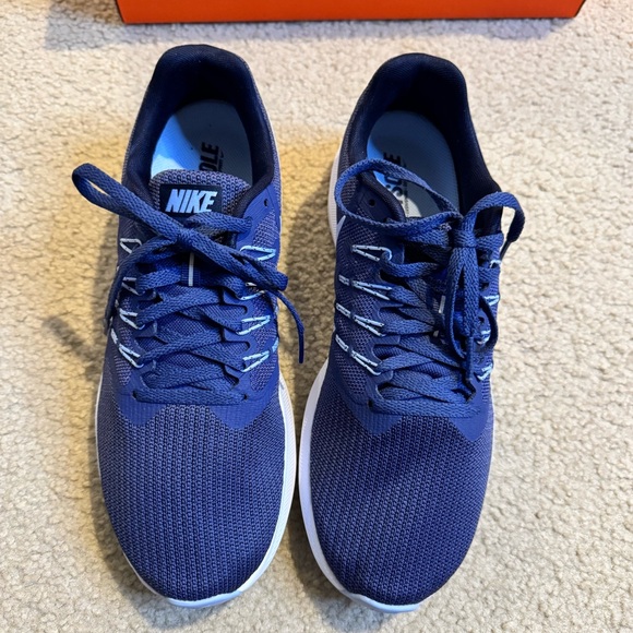 Women’s Nike Run Swift Shoes - NIB - size 9 - Picture 3 of 8